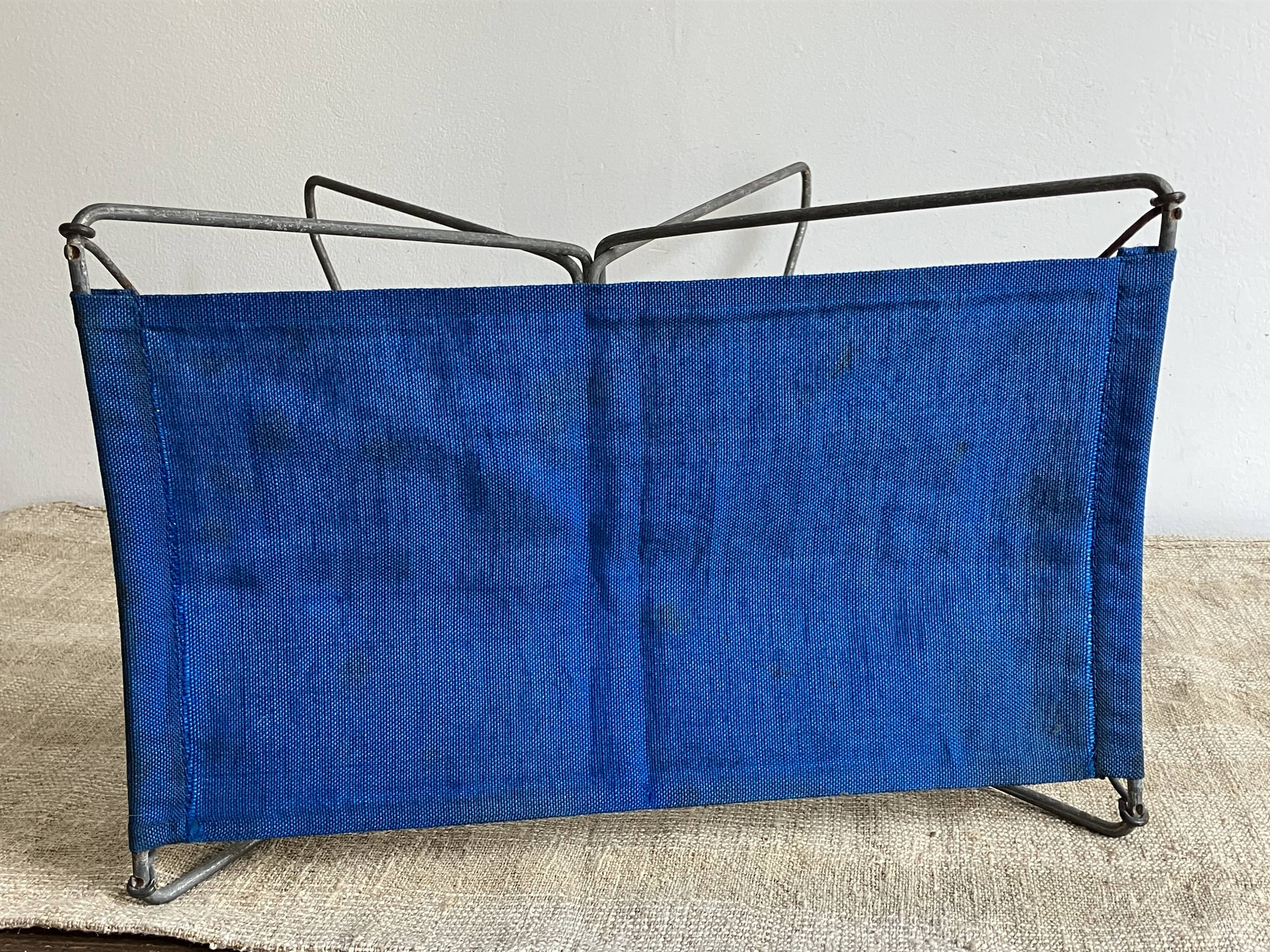 Folding beach stool - Large blue model