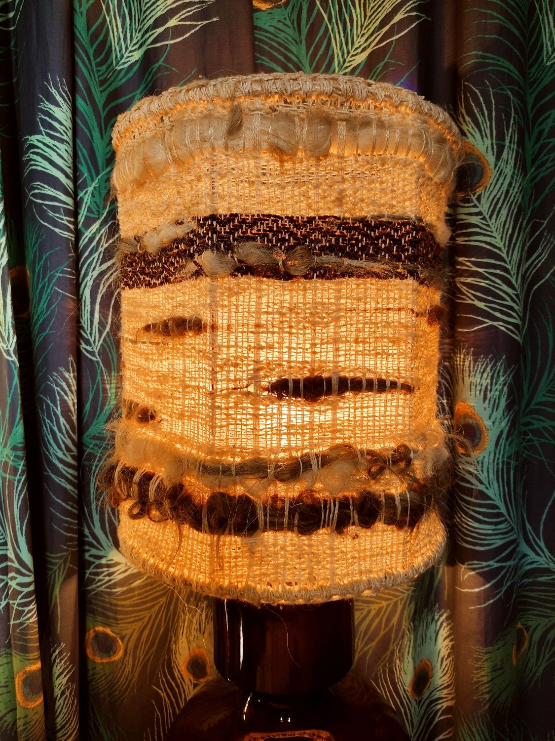 Ceramic lamp and its woven wool lampshade