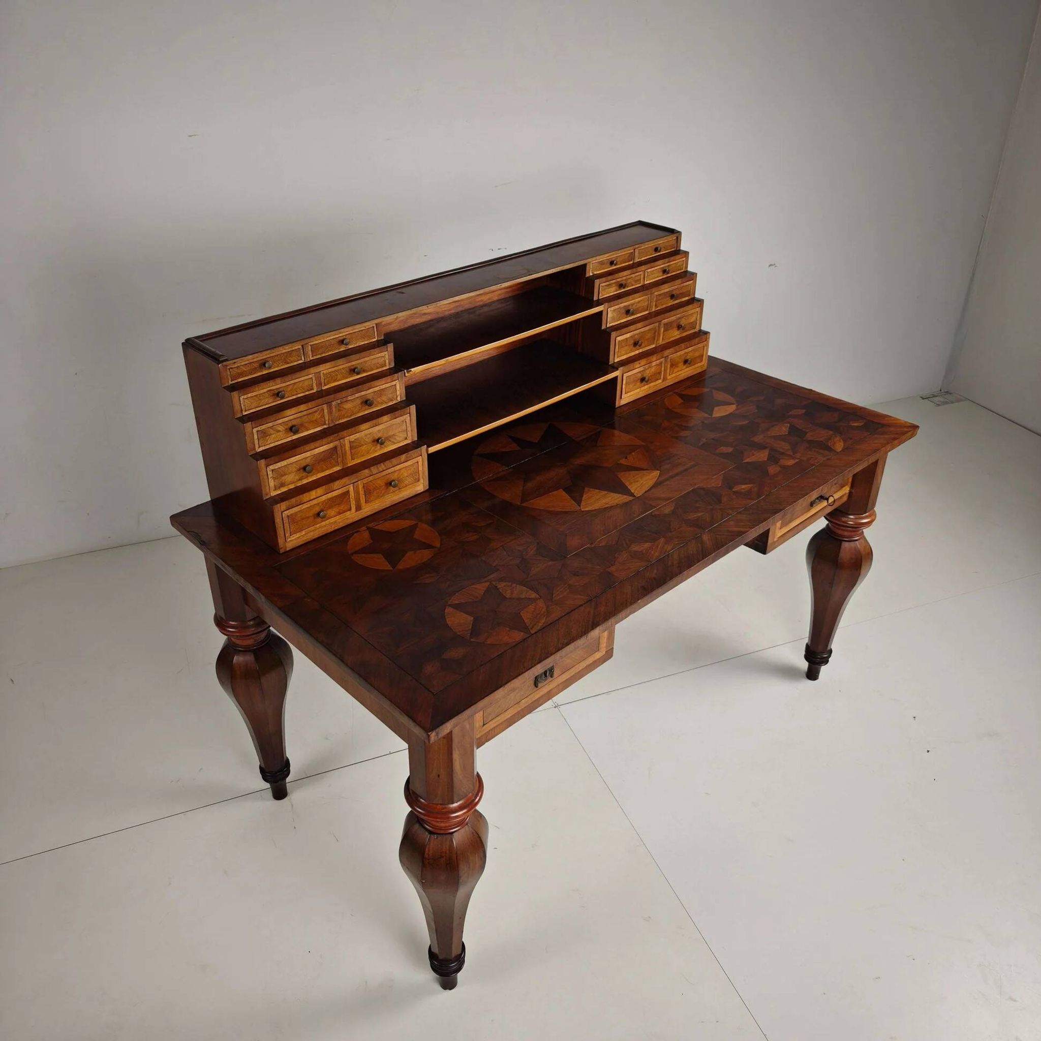 Bureau d'écriture en marqueterie, Allemagne 19e siècle