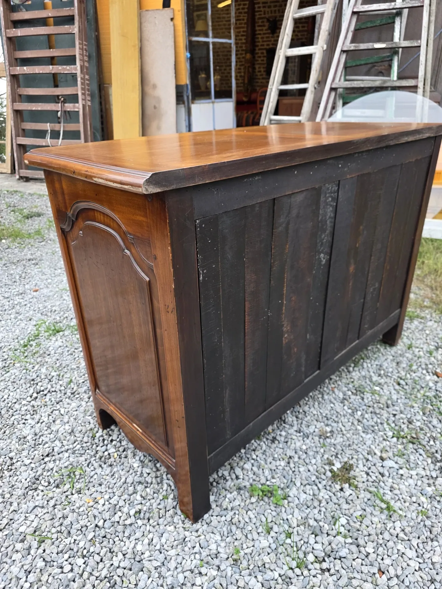 Curved Louis XV style chest of drawers in solid walnut