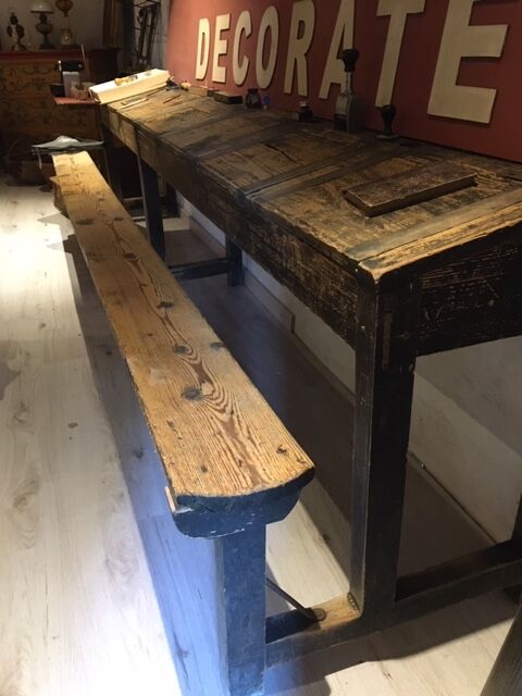 Bureau d'écolier de 3,30 m en bois 7 places