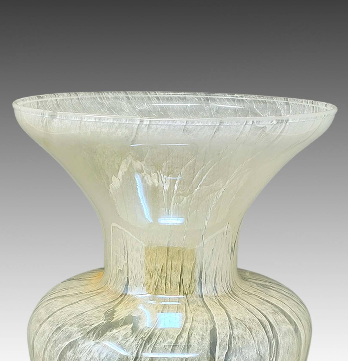 1970s Luxury handcrafted Green Vase in Murano glass by Maestro del Vetro.