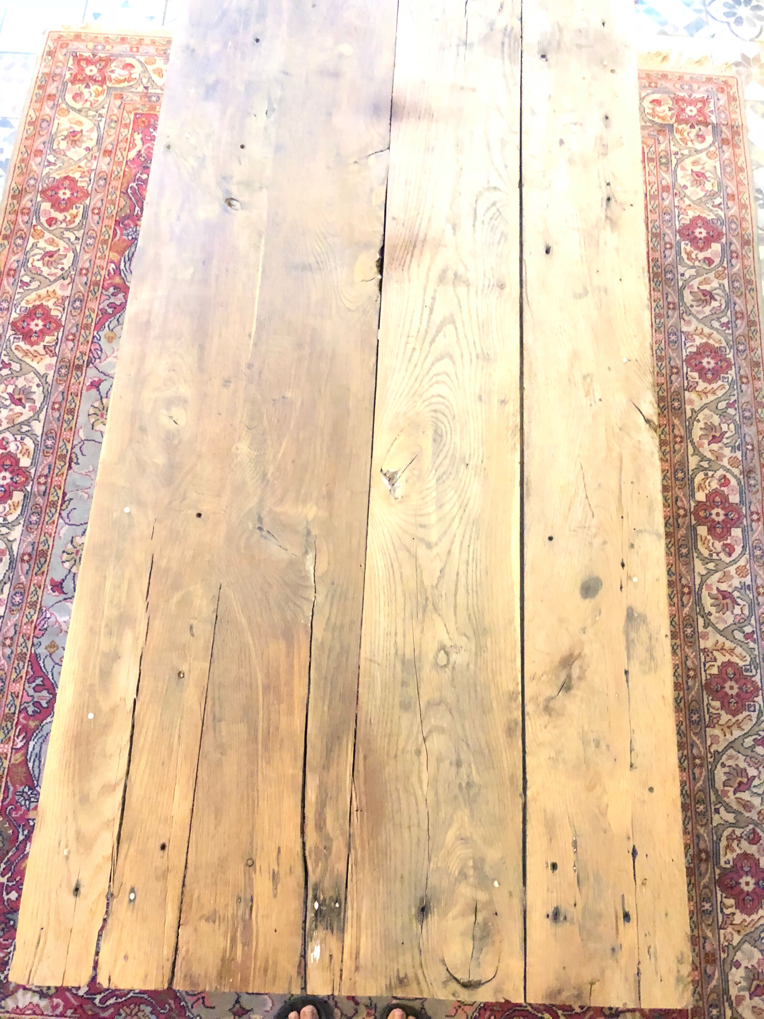 Farm table