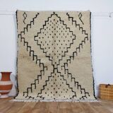 Handmade wool Berber rug 195 x 155 cm