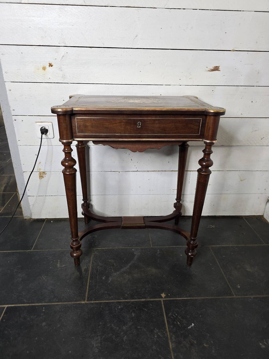 Napoleon III mahogany dressing table