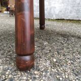 Table ronde brutaliste
