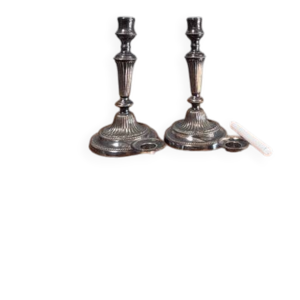 Magnifique paire de flambeaux - style