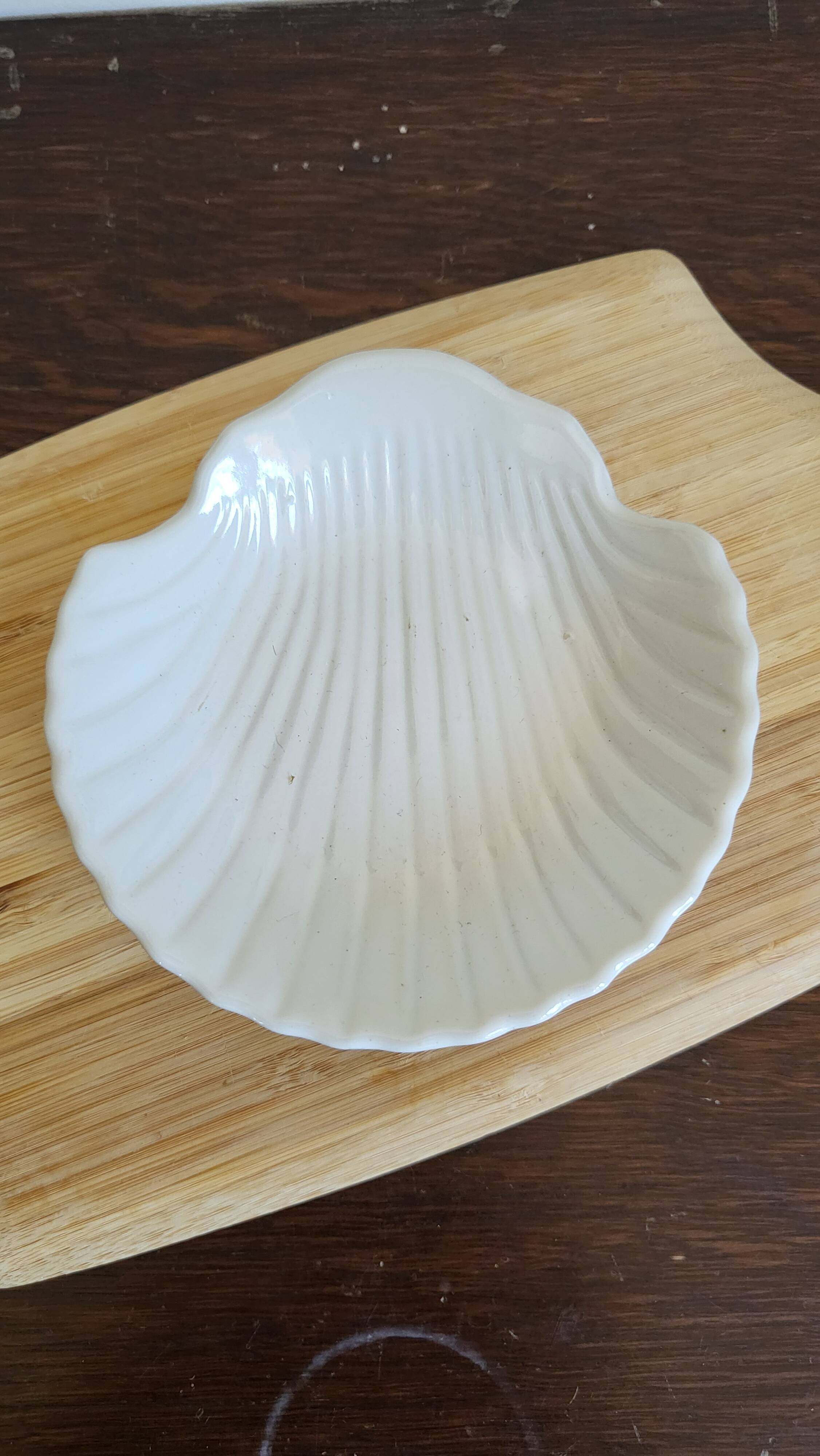 Vintage set of 4 shell-shaped bowls