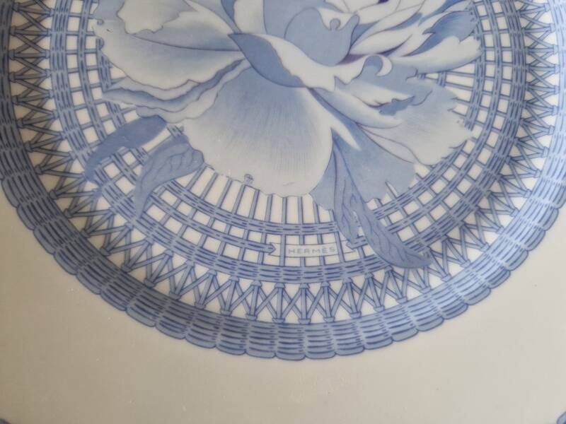 Limoges porcelain for Hermès, Paris - Set of 3 flat plates - Les Pivoines