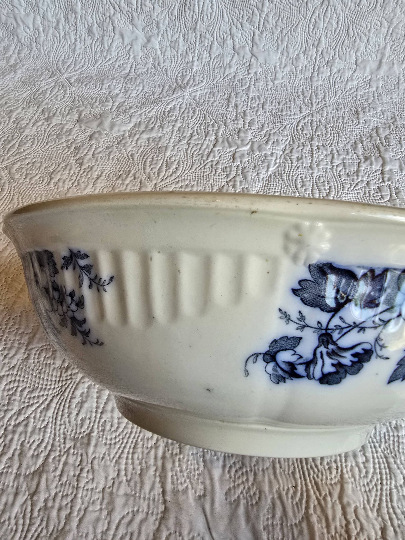 Grande vasque ancienne anglaise A.B & Co modèle May – flow blue floral