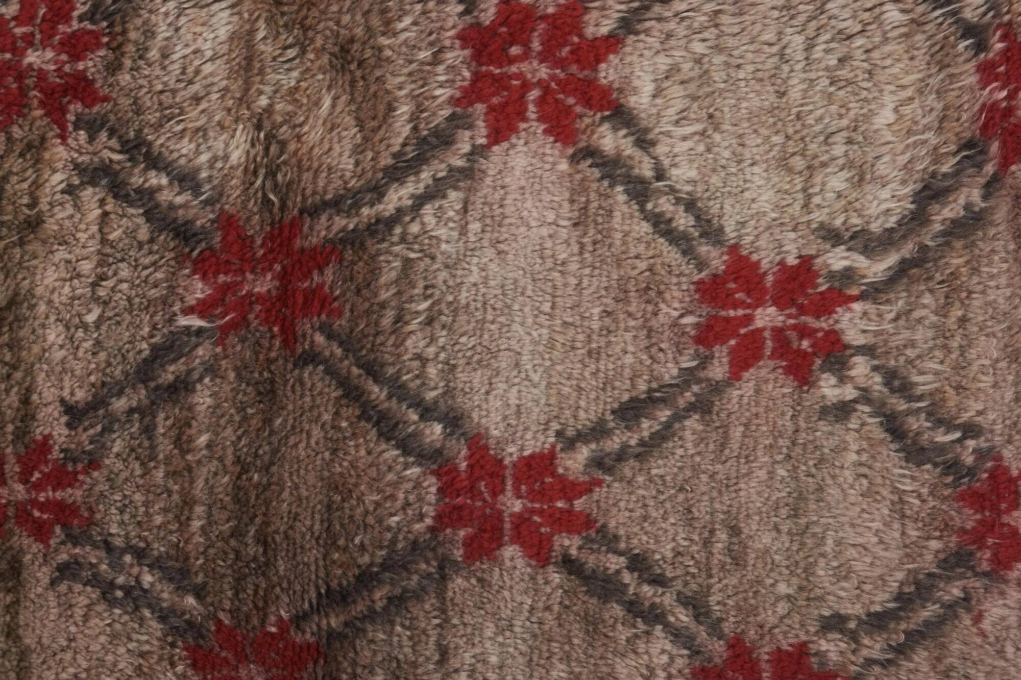 Vintage handmade Turkish rug 127x215 cm