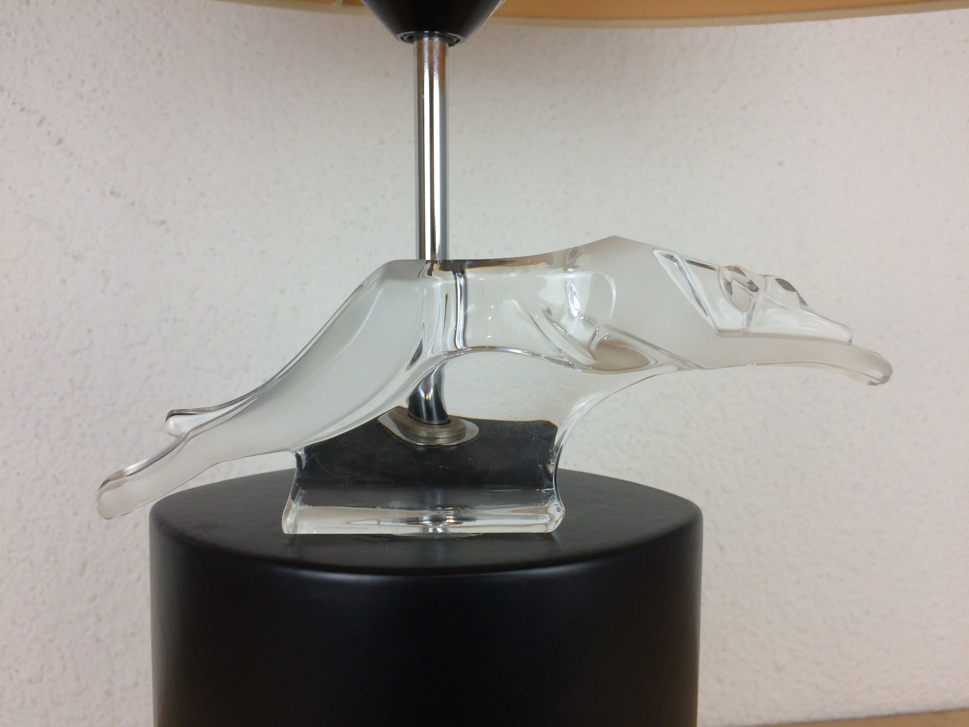 Lampe au lévrier, maison Le Dauphin, verre et céramique