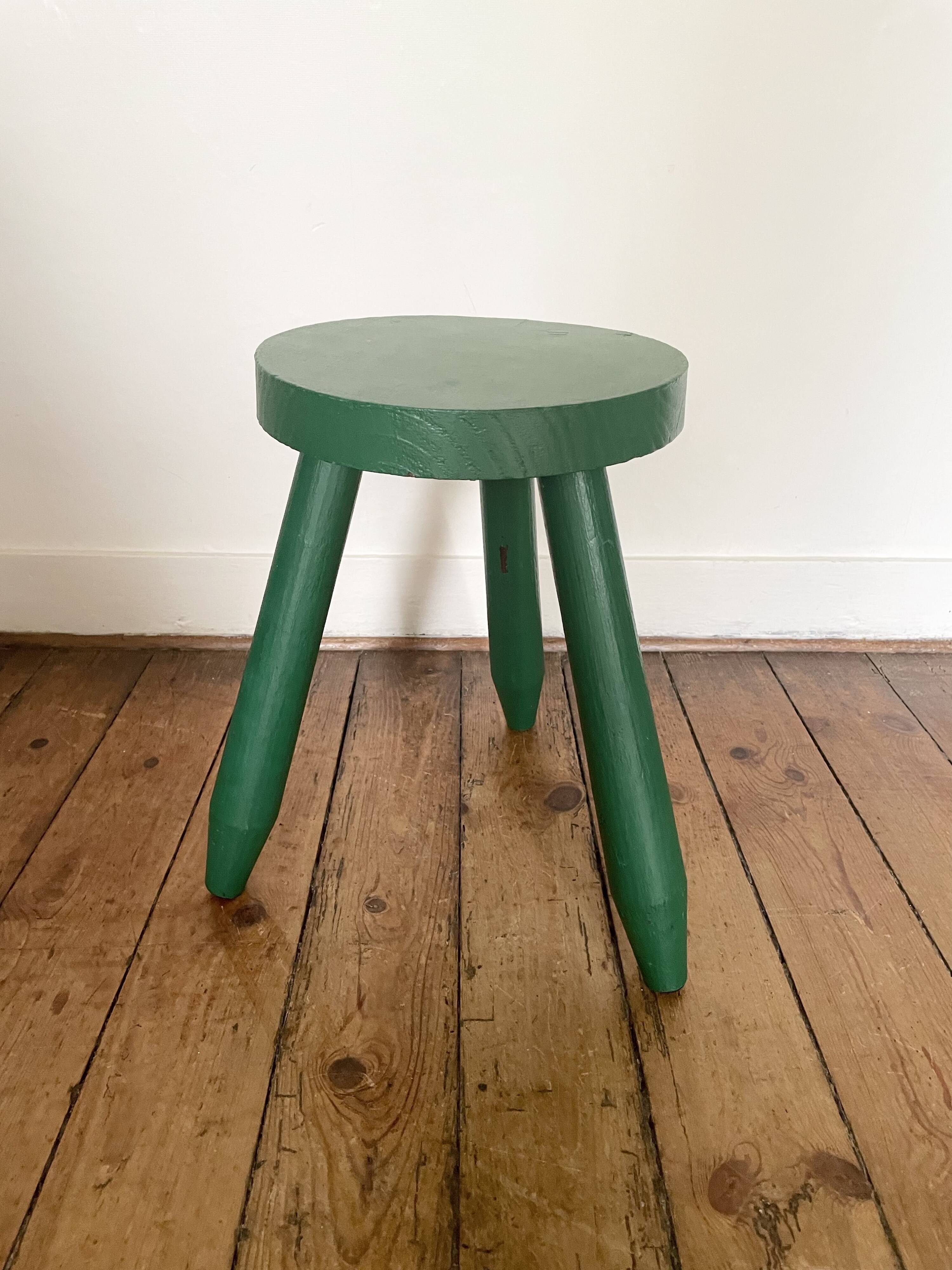 Tabouret trépied peint