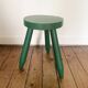 Tabouret trépied peint