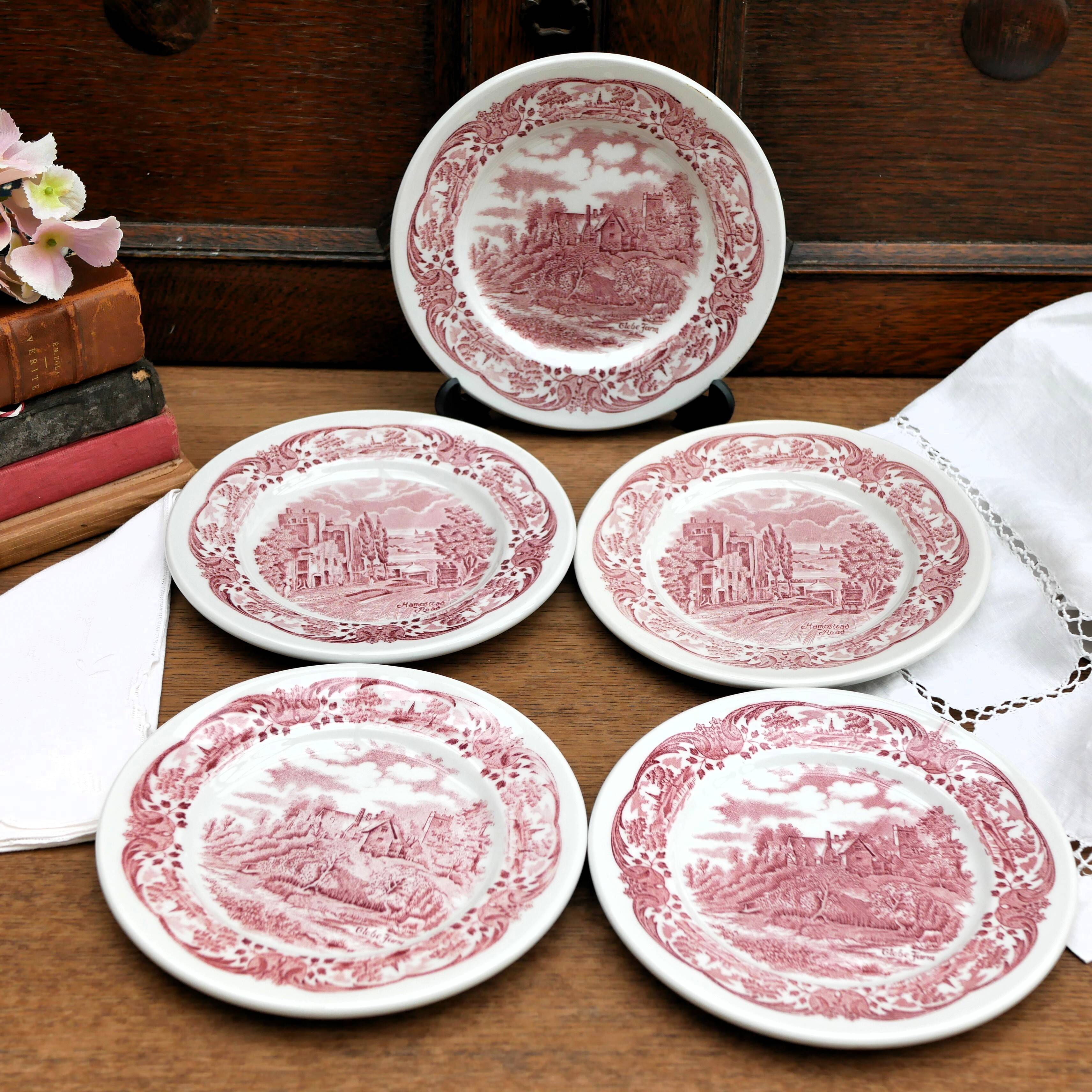 5 assiettes à dessert rouges et blanches en grès de W H Grindley