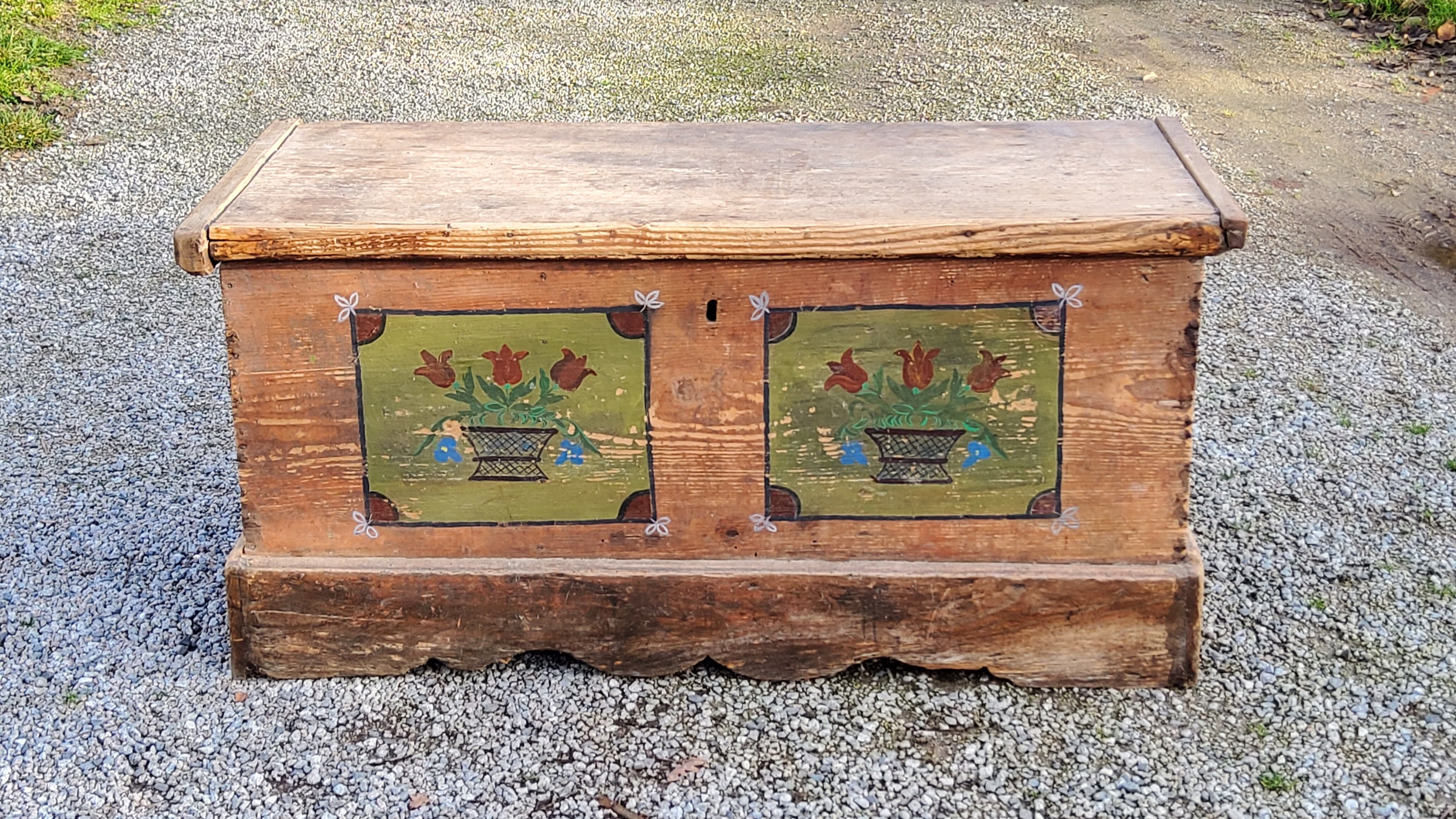 Alsatian polychrome wedding chest eighteenth -nineteenth century