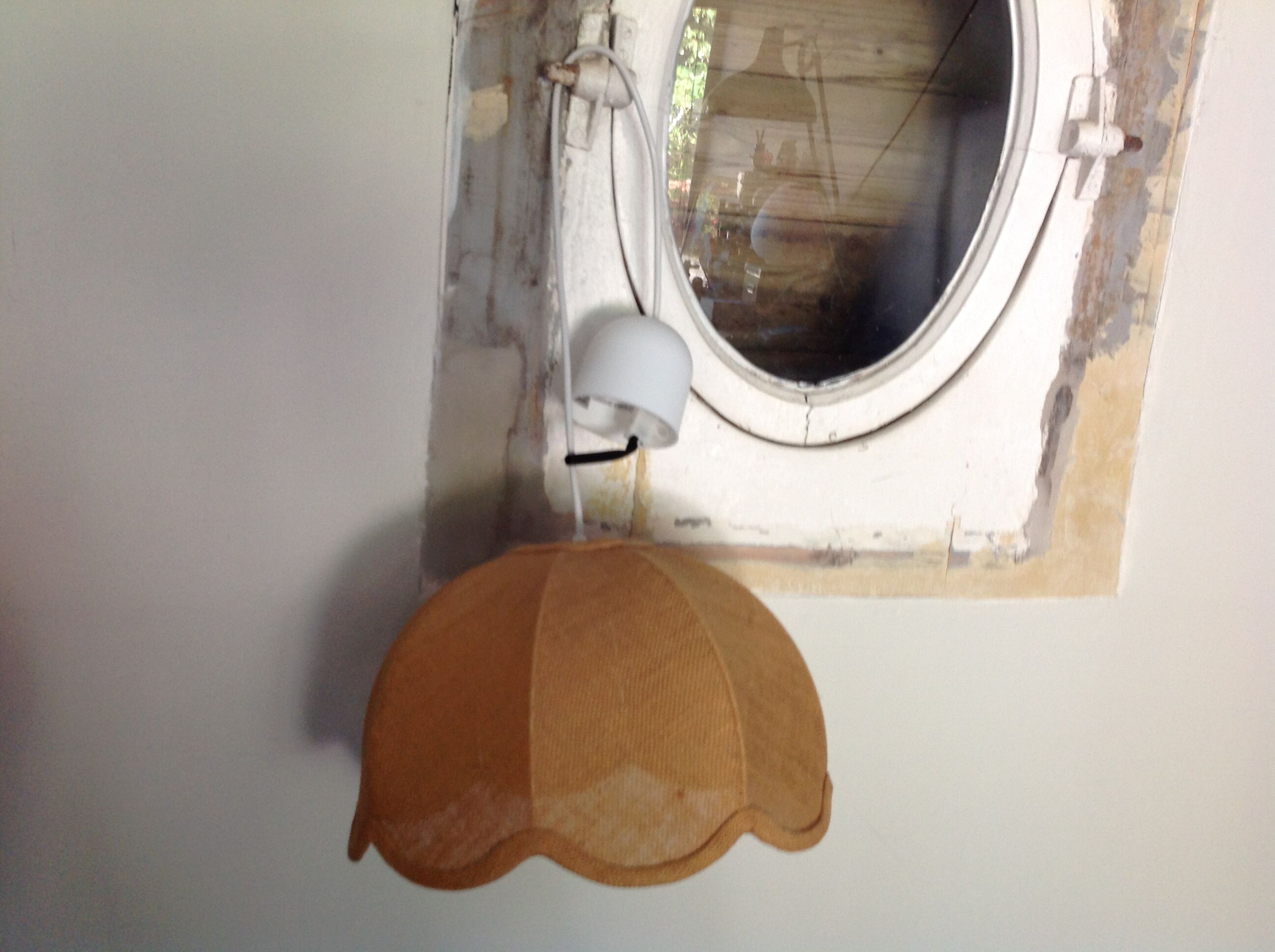 Vintage flower suspension