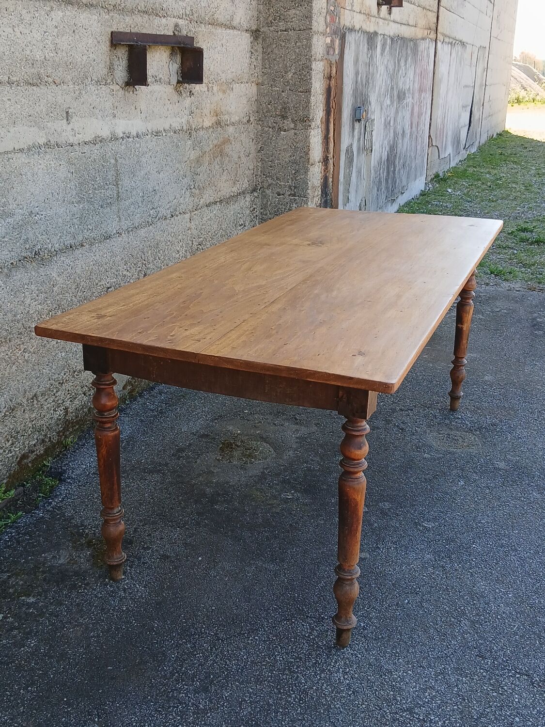 Farm table, turned wooden legs