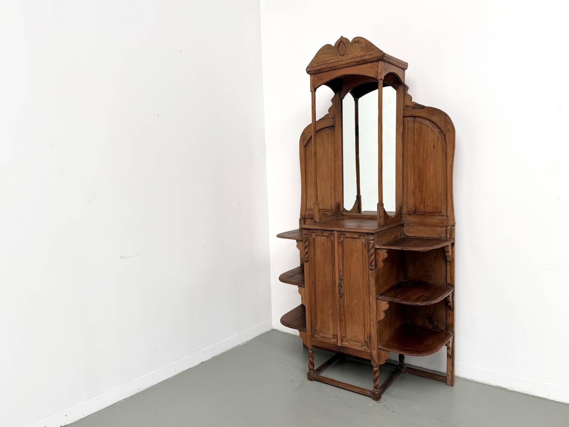 Popular Art cabinet sideboard, 1900
