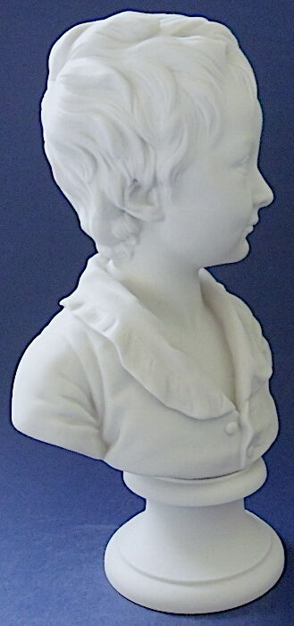 Buste d'enfant en biscuit de porcelaine