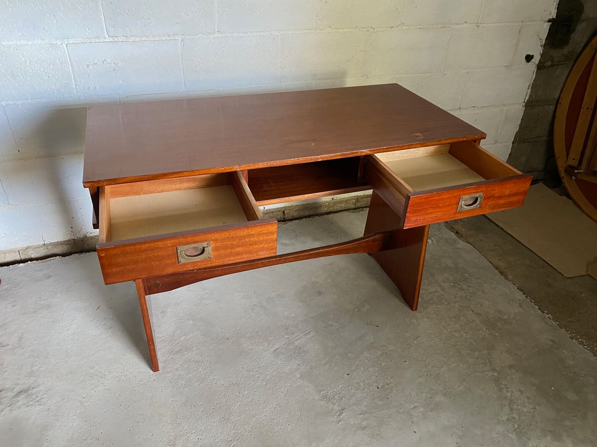 Gautier desk 2 drawers 2 wooden niches 1970