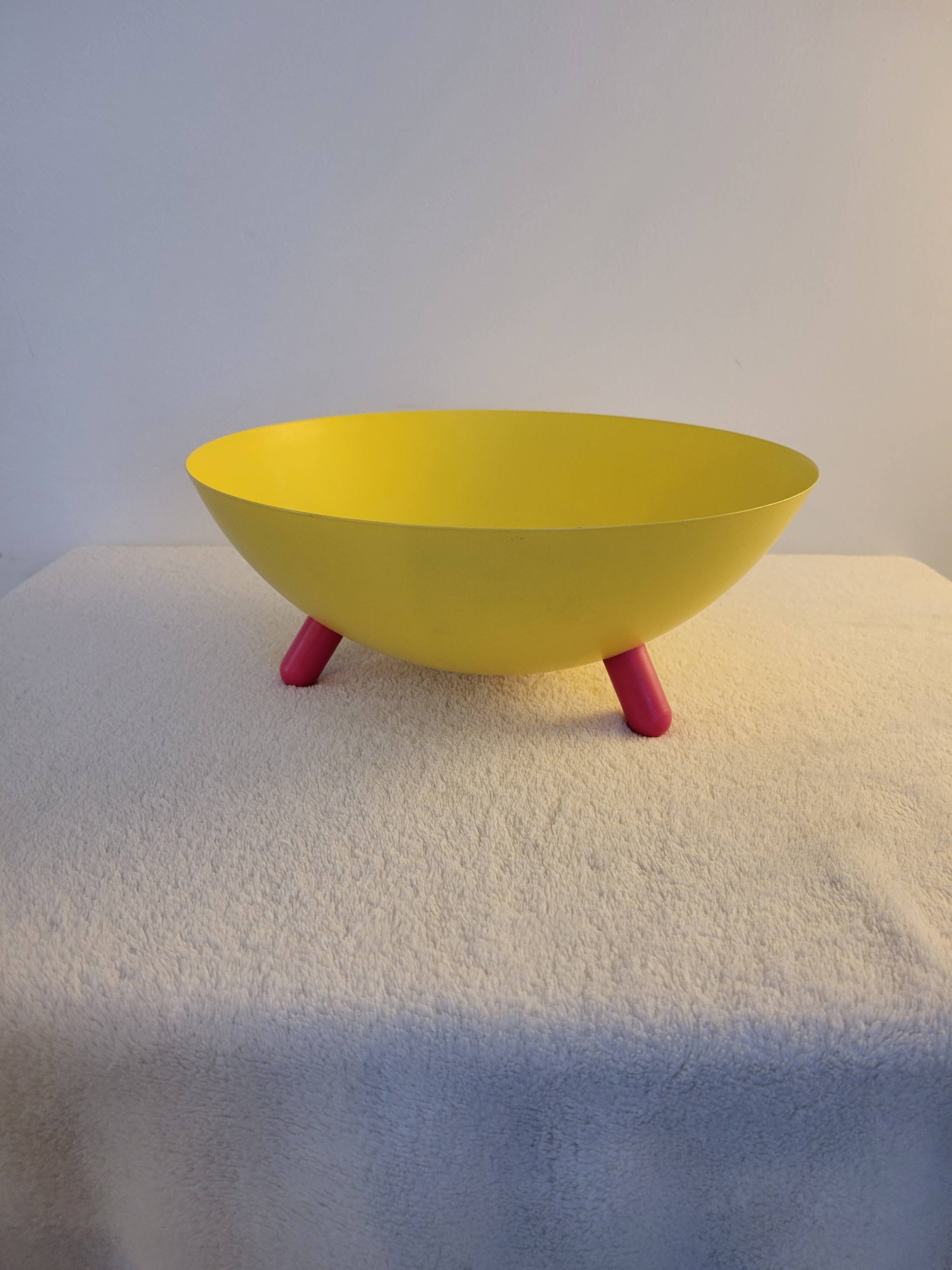 Iconic fruit bowl / Salad bowl Memphis IKEA Hyfsad PS 2013 - Ola Wihlbo