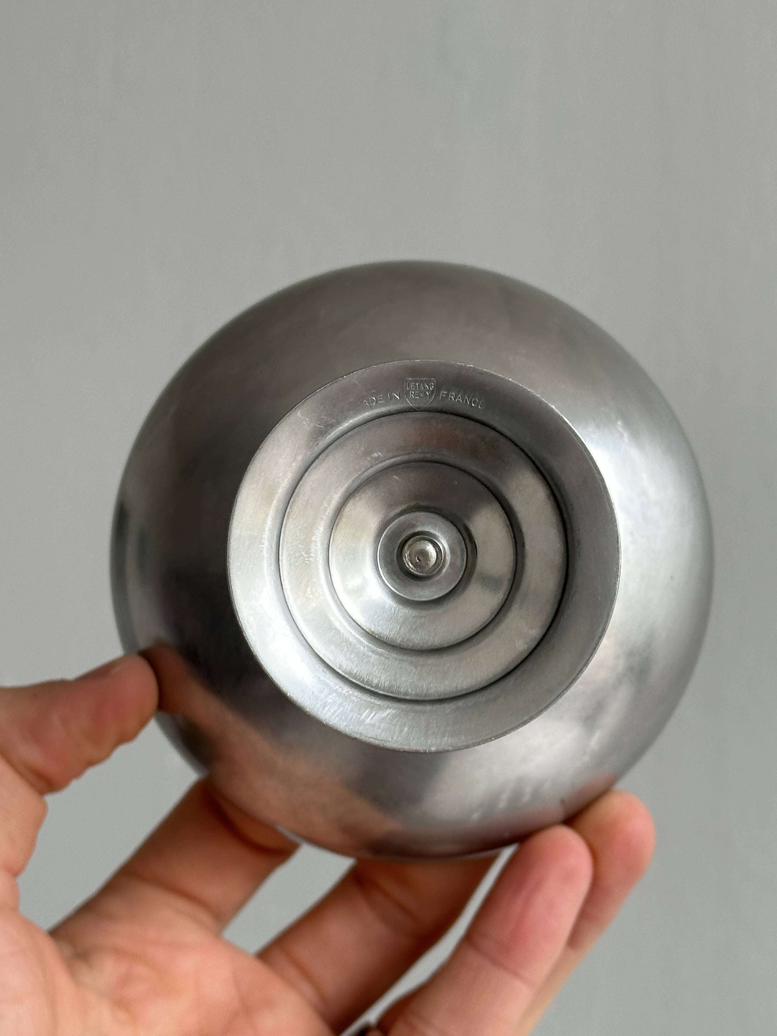 8 large stainless steel footed bowls Letang Remy