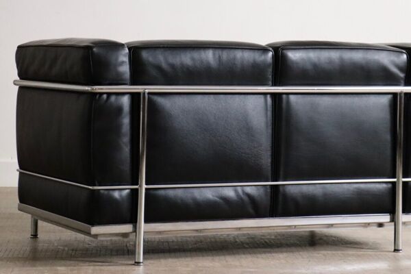 Canapé deux places vintage Cassina LC2 par Charlotte Perriand et Le Corbusier