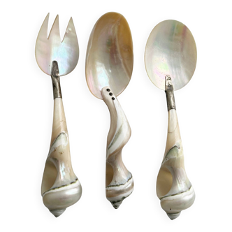 Shell-shaped cutlery