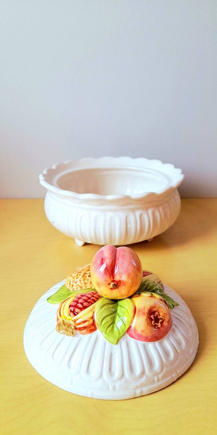 Candy dish in barbotine, Nove Italy.