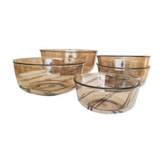 Set of Arcoroc salad bowls and cups