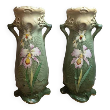 Pair of Art Nouveau vases by Gustave de Bruyn – Fives-Lille – iris decoration – 30 cm