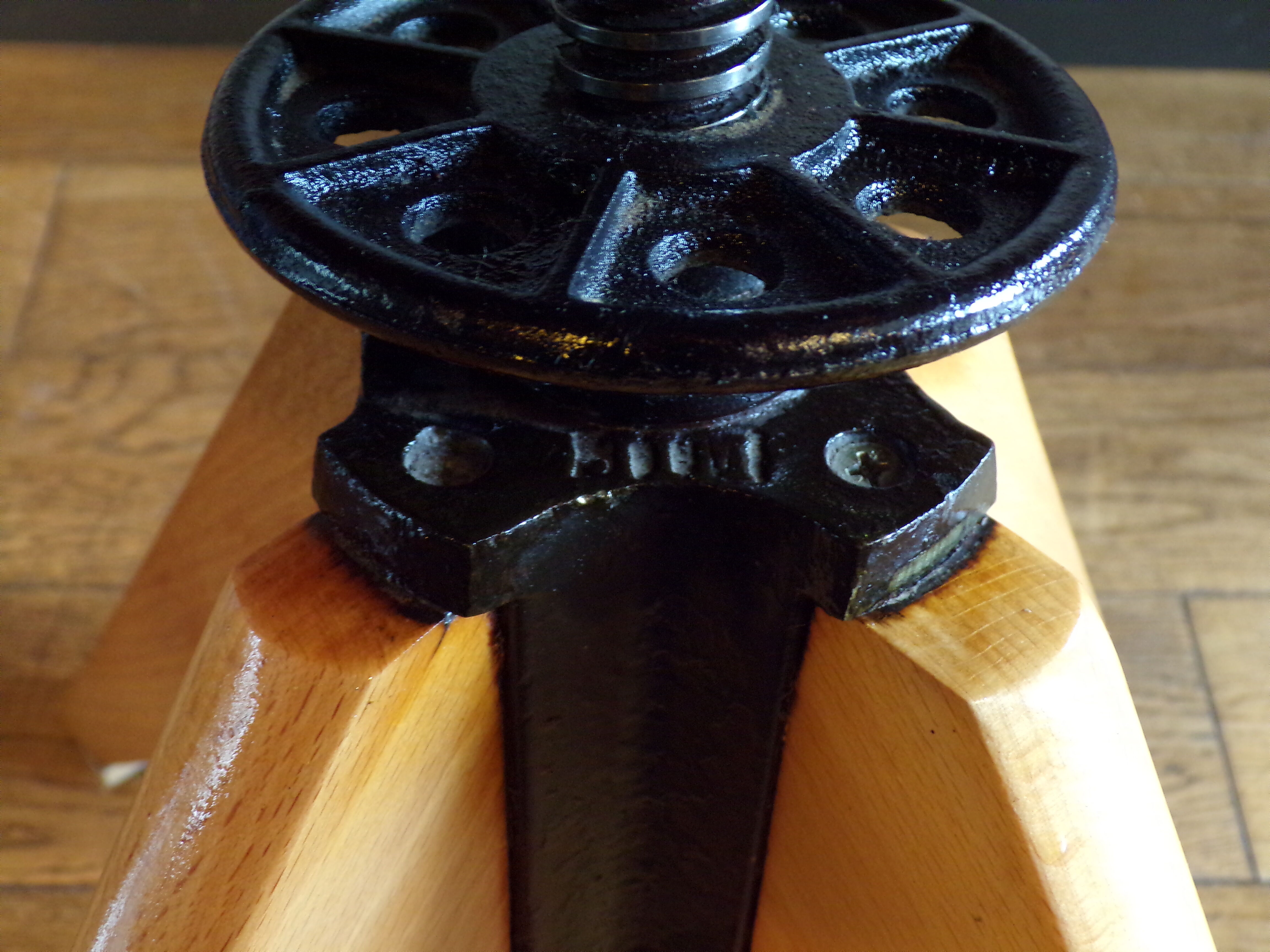 Baumann American screw armchair