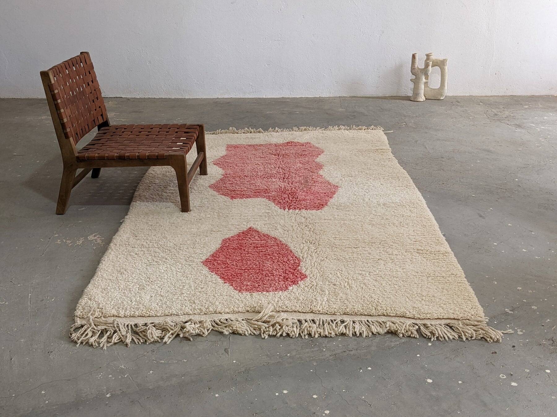 Azilal rug woven in natural wool size 250cm×150cm