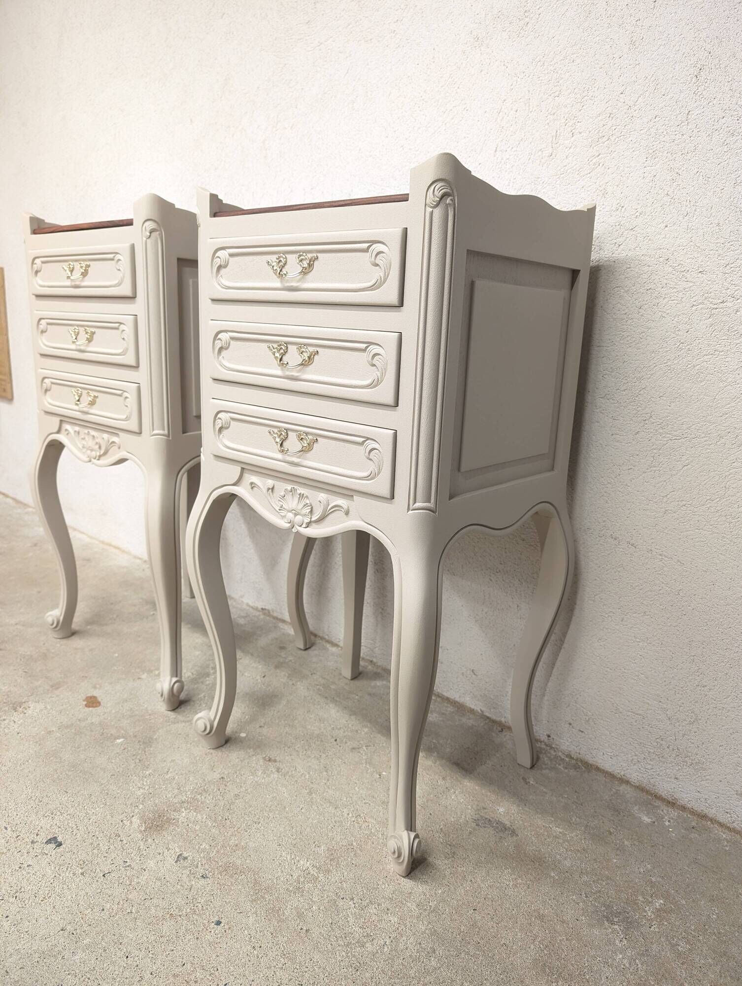 2 tables de chevet vintage en noyer