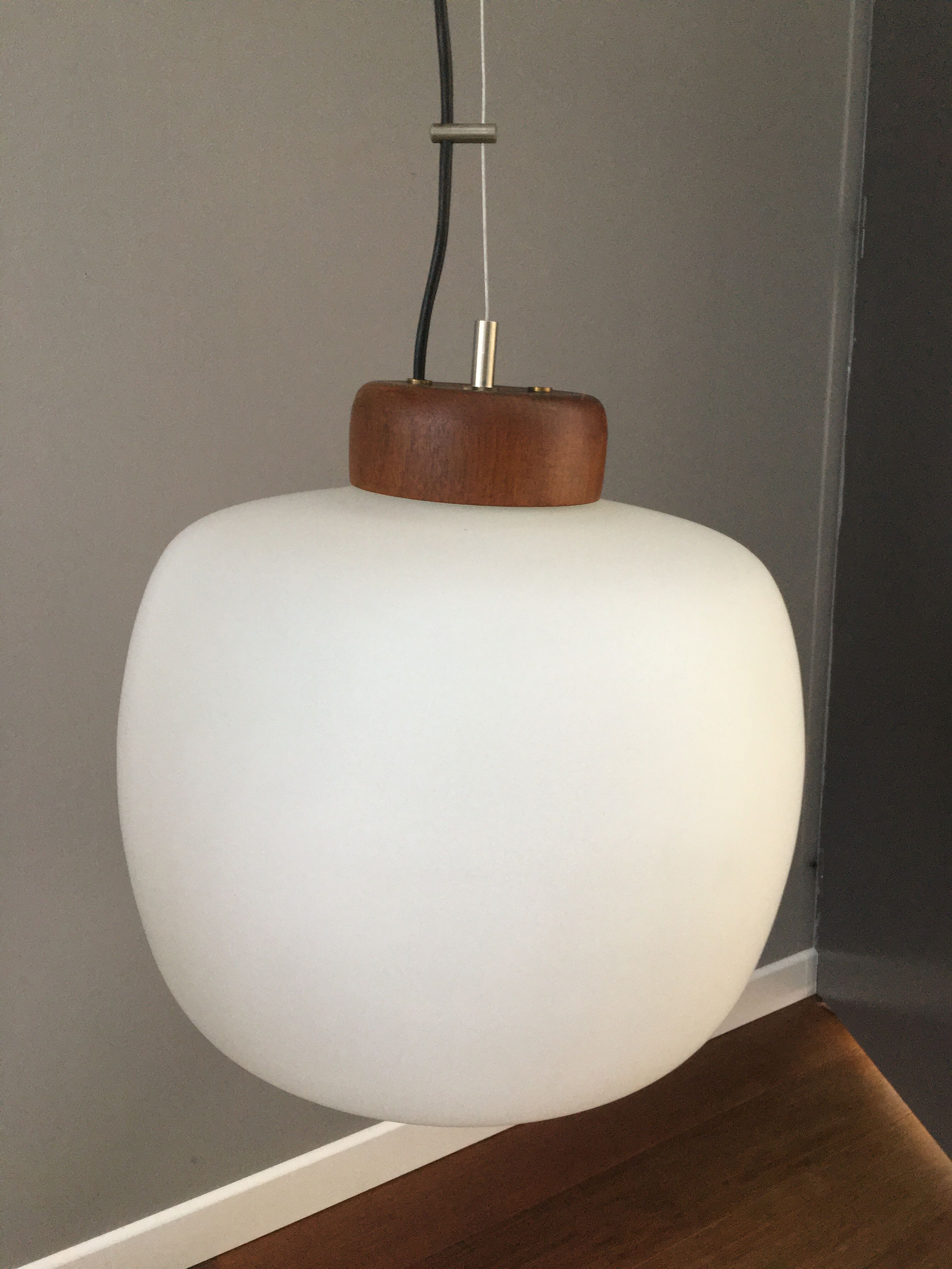 Suspension Reggiani opaline and teak