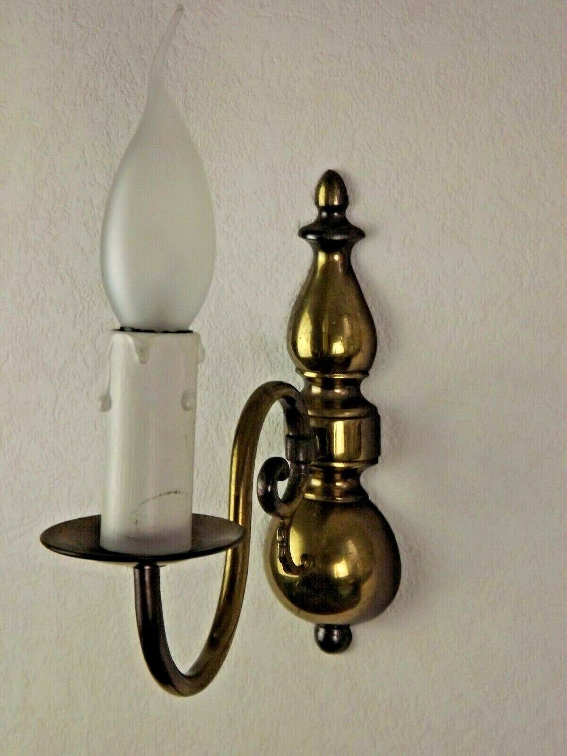 Pair sconces