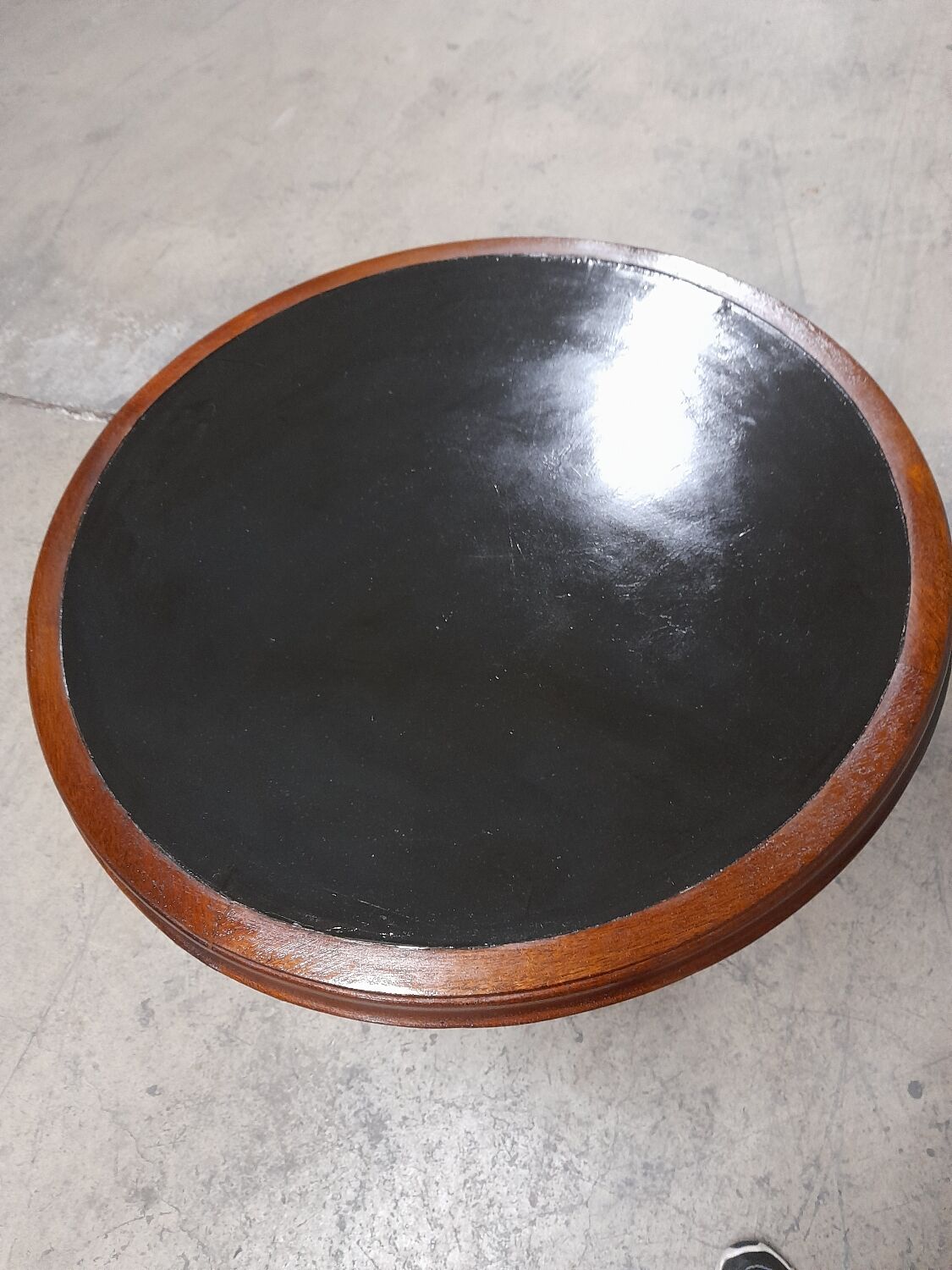 Art deco pedestal table in rosewood