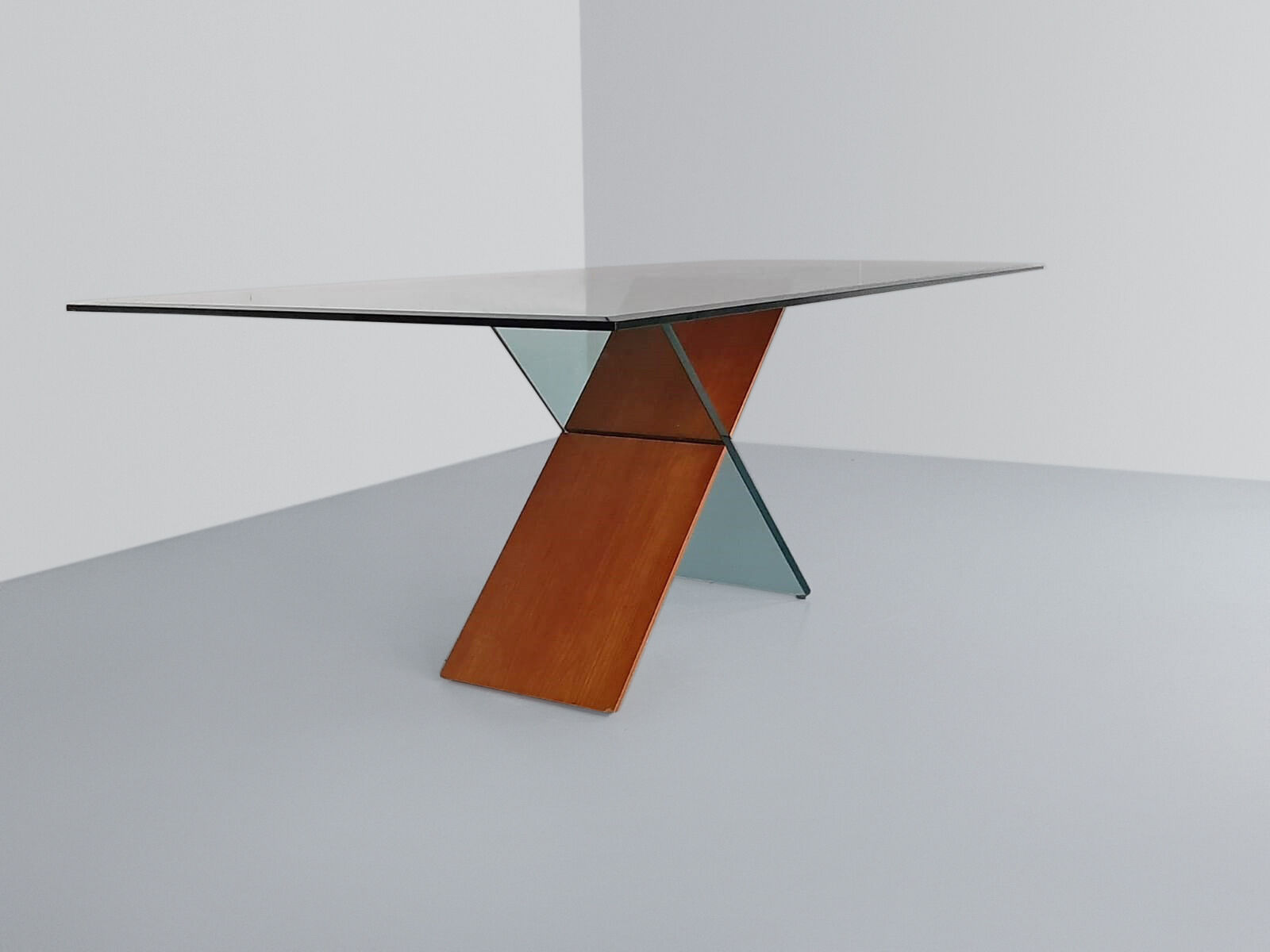 Théorème contemporary dining table by Luigi Gorgoni for Roche Bobois 1980s