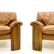Pair of leather armchairs by Sapporo for Mobil Girgi, italy 1970s