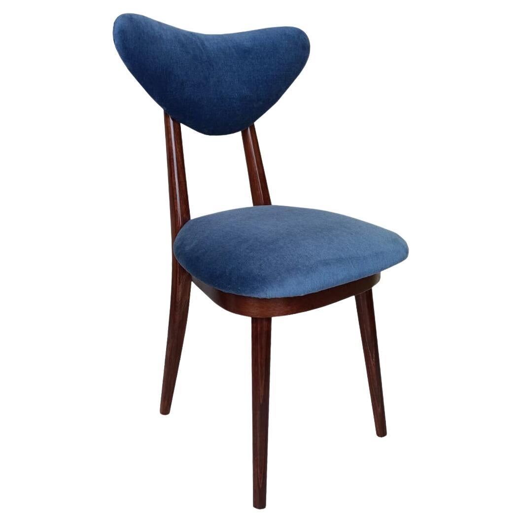 Heart-shaped chair in blue velvet and beech wood, mid-20th century, Poland, 1960s.