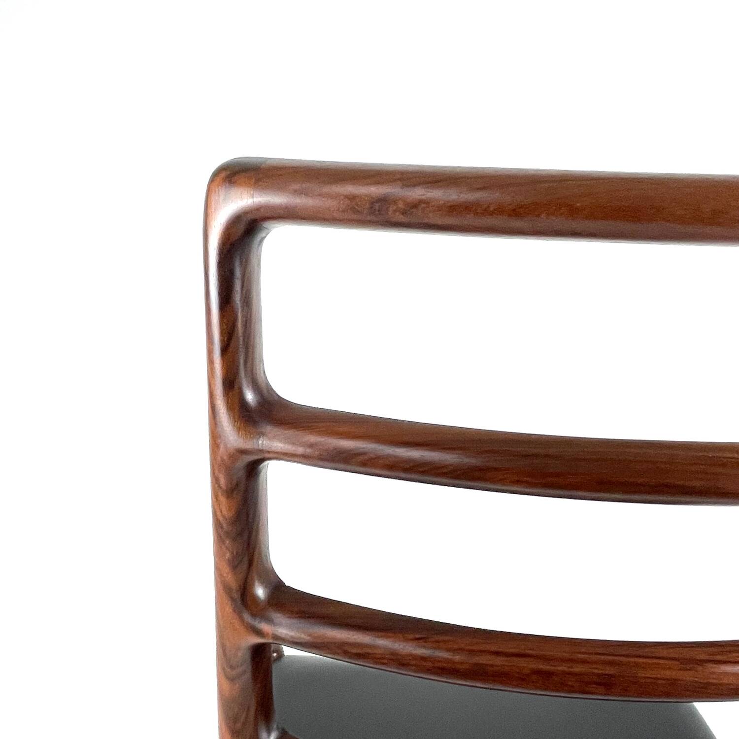 Set of 2 Niels Møller Model No 82 Chairs in Rosewood & Leather Denmark 60’s