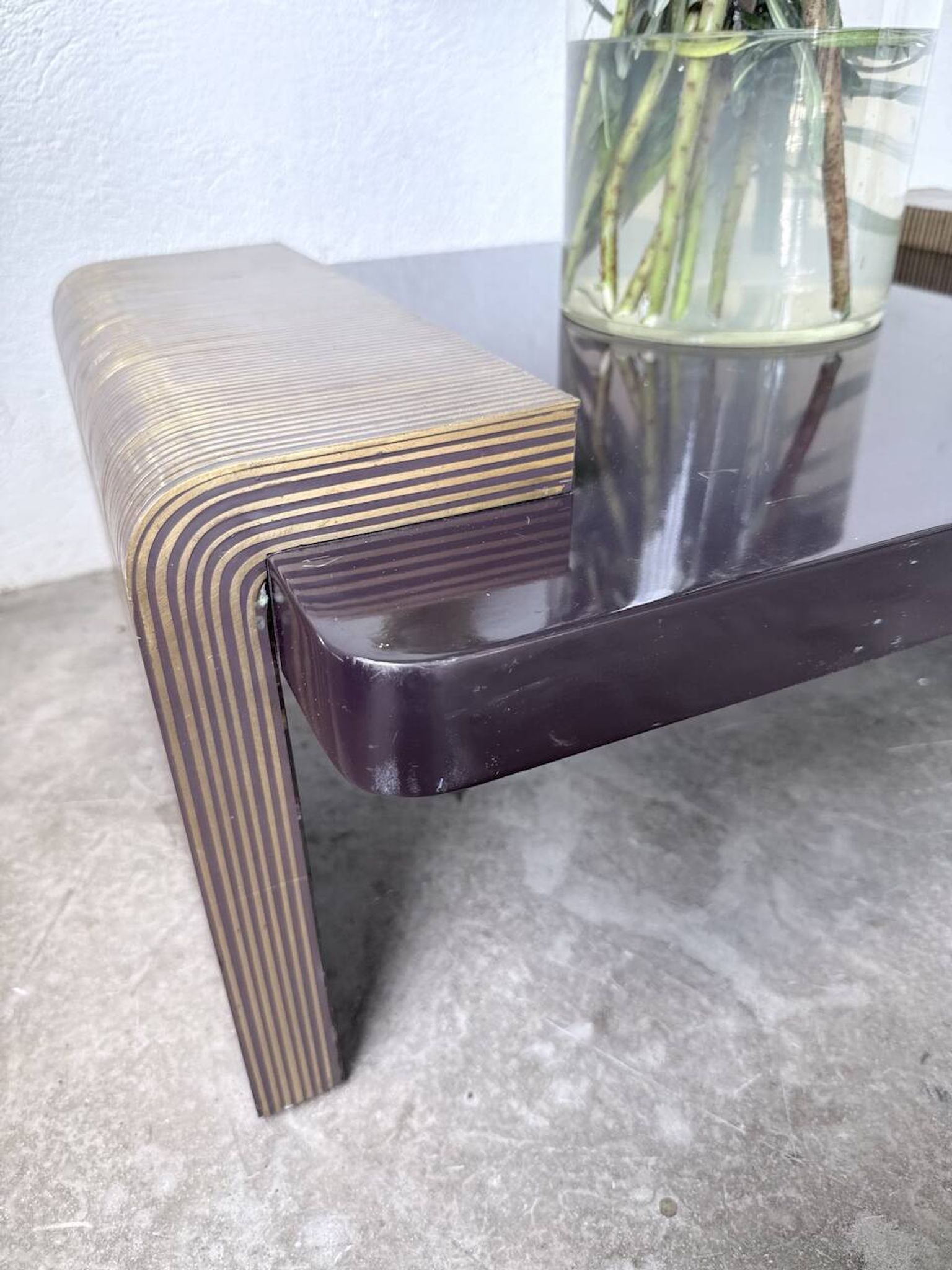 Art Deco coffee table in lacquer and brass