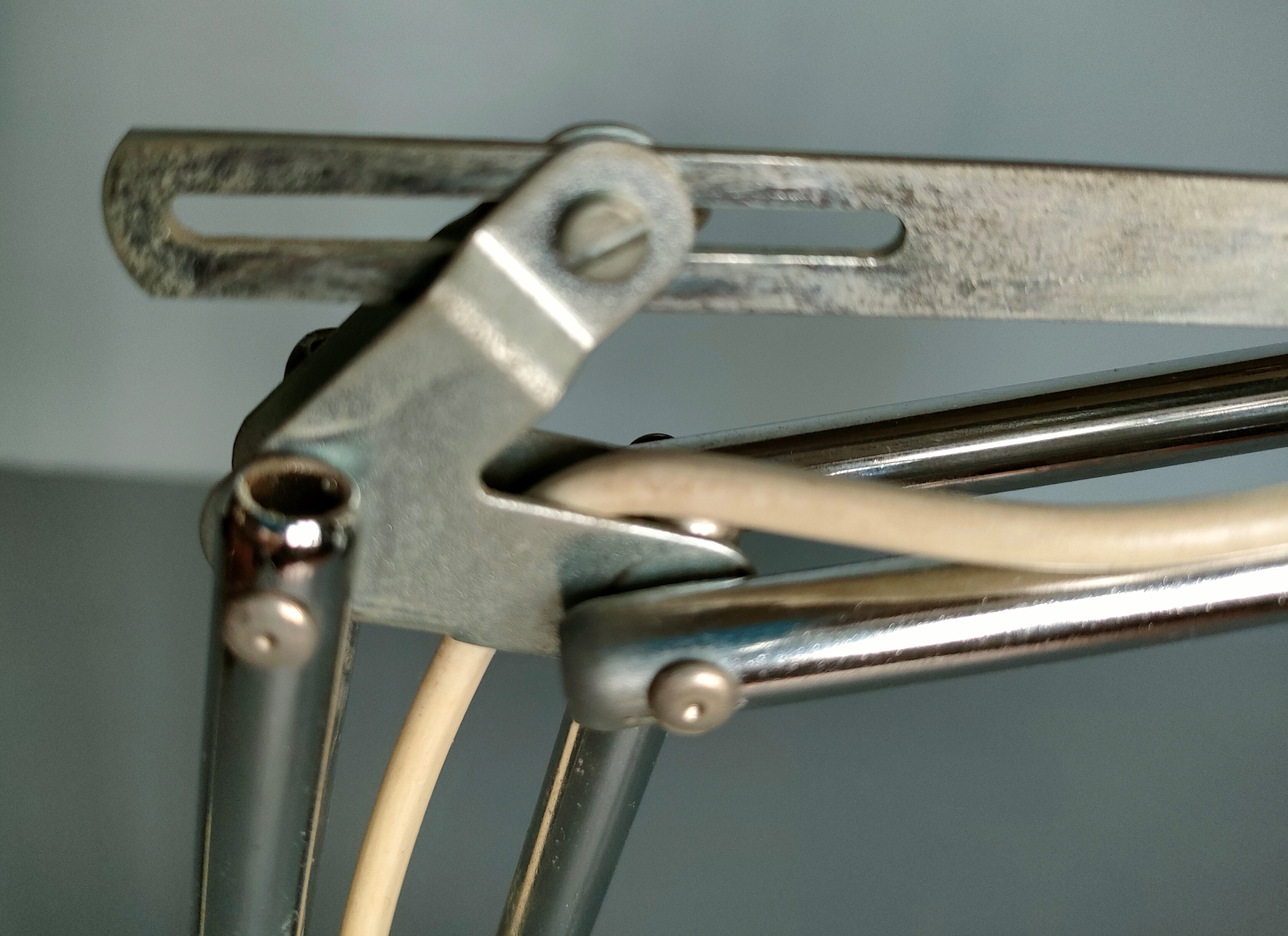 Articulated metal desk lamp from the 1950s/1960s