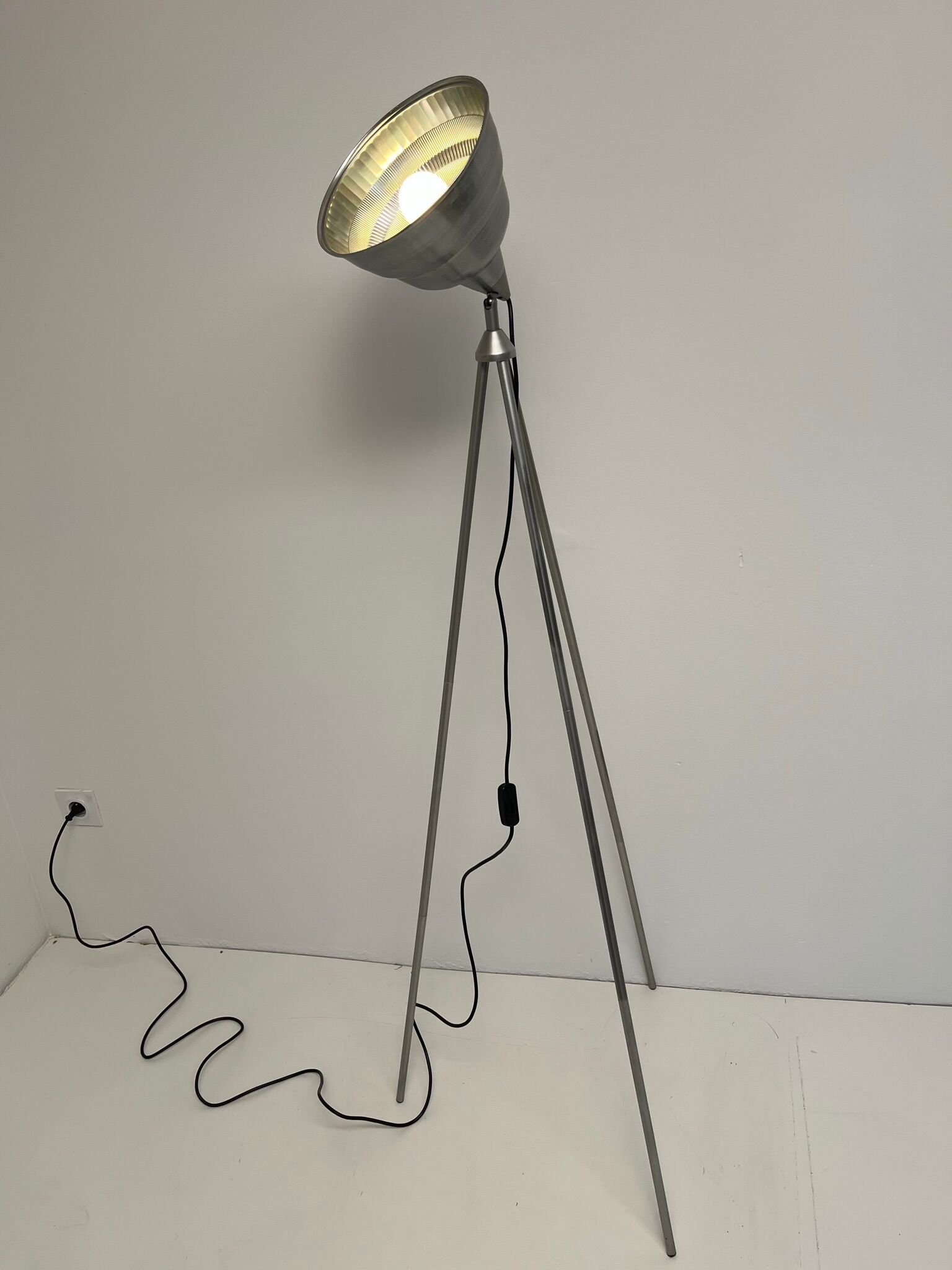 Lampadaire trépied abat-jour métal