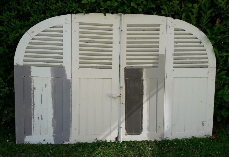 Curved shutters oak and fir H156xL245