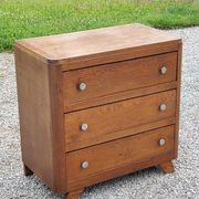 Commode vintage en chêne pieds compas 3 tiroirs des années 50