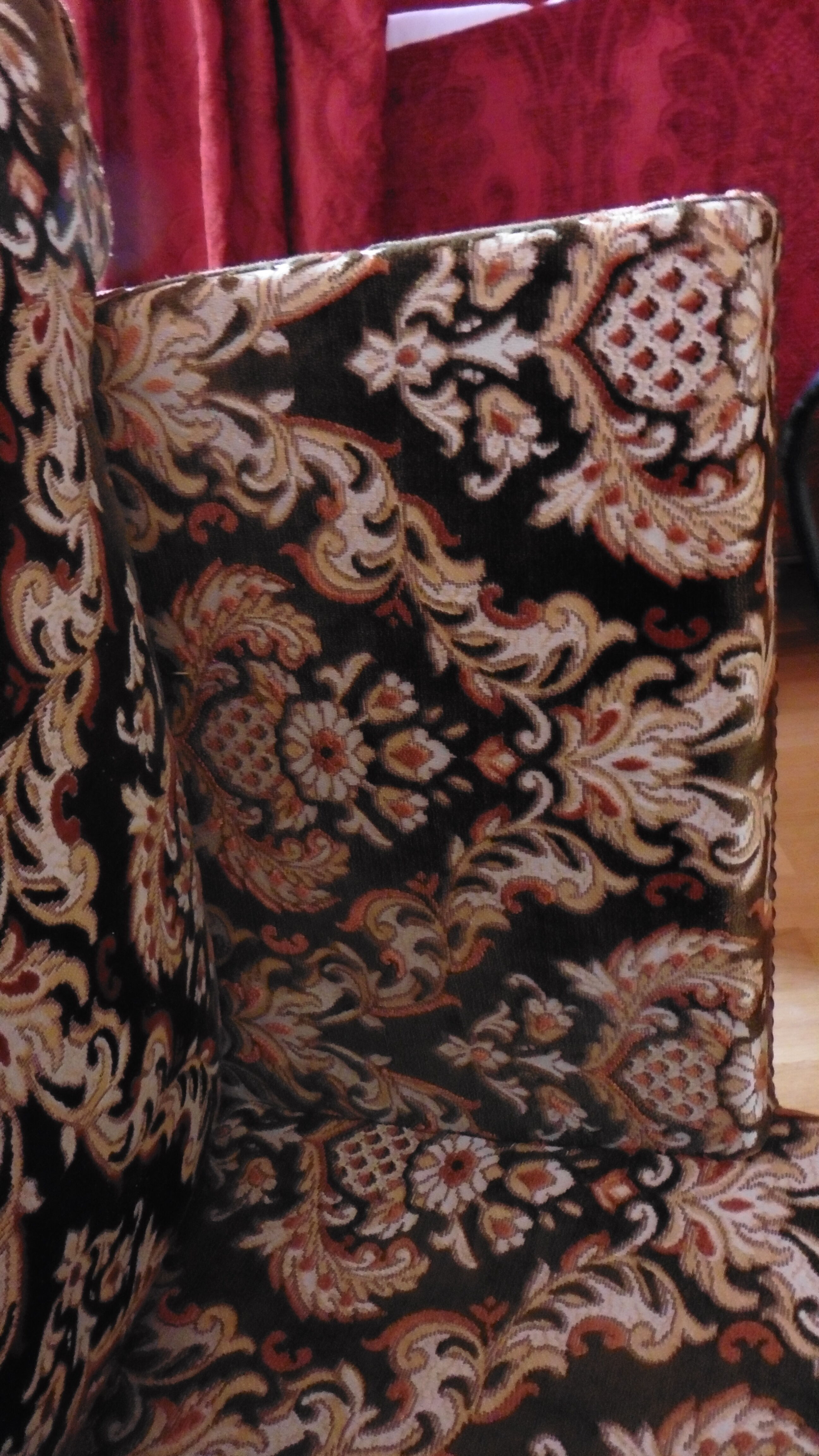 Pair of armchairs 6 feet