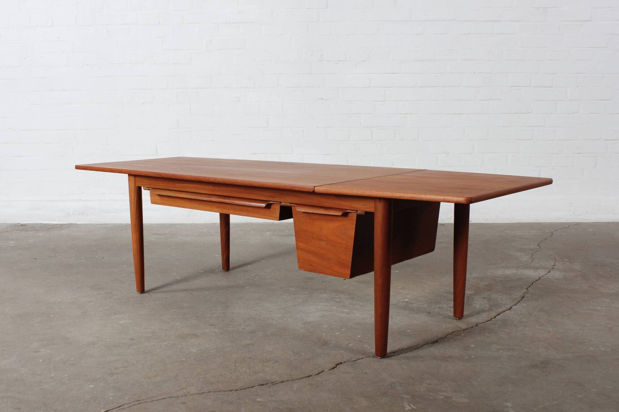 Coffeetable sewing table by Arne Wahl Iversen Danish design teak