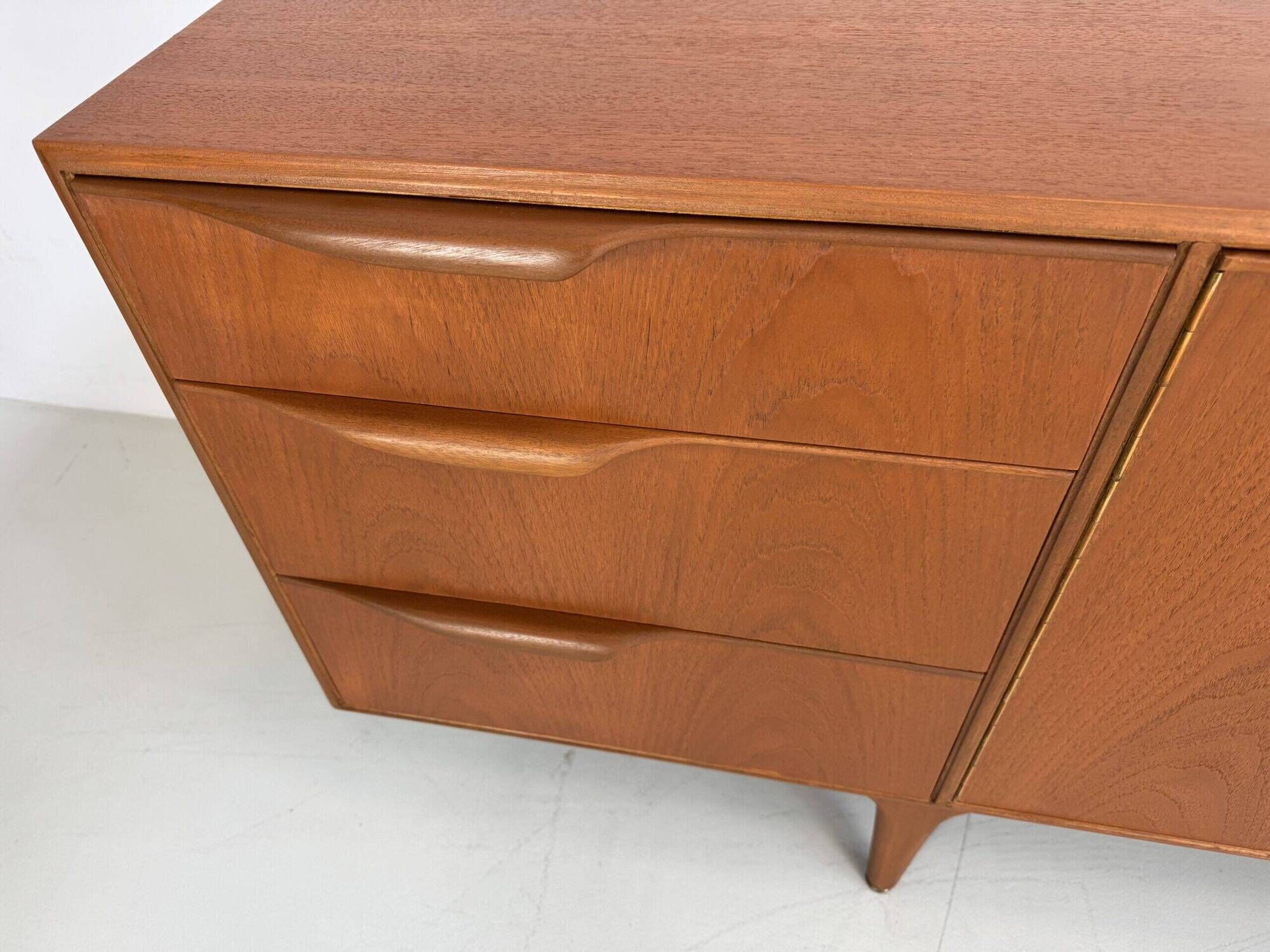 Vintage sideboard McIntosh.
